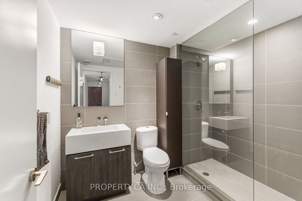 Photo of 560 King Street W #623, Toronto, ON M5V 1M3 (MLS # C12941384)