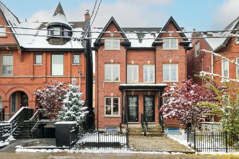 Photo of 68A Oxford Street, Toronto, ON M5T 1P1 (MLS # C12539952)