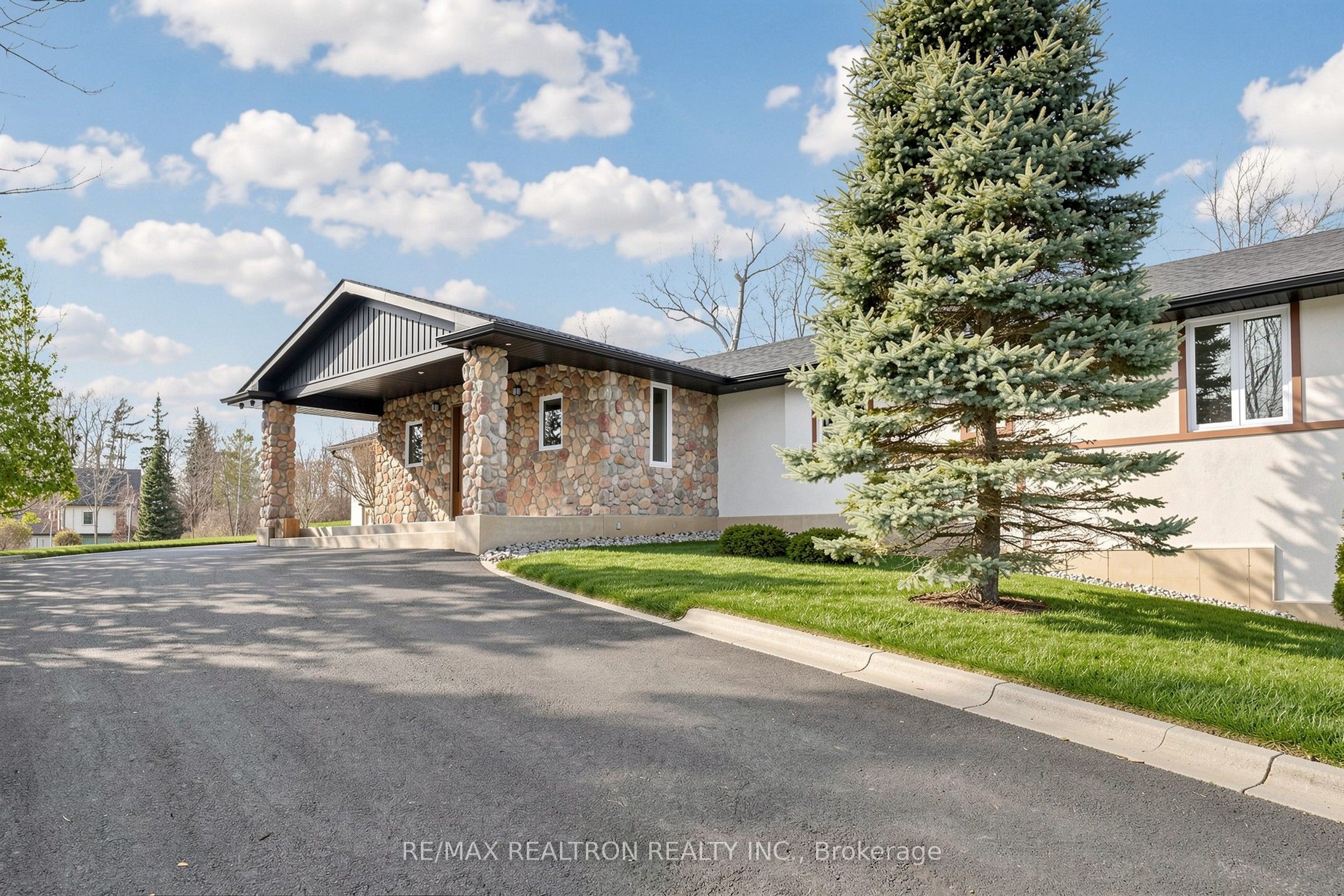 709 Roland Road