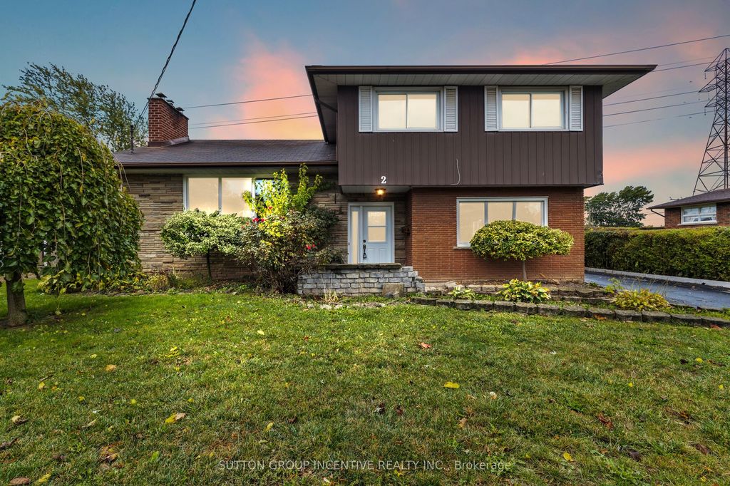 Photo of 2 Hendershot Avenue, Welland, ON L3B 1G9 (MLS # X12477427)