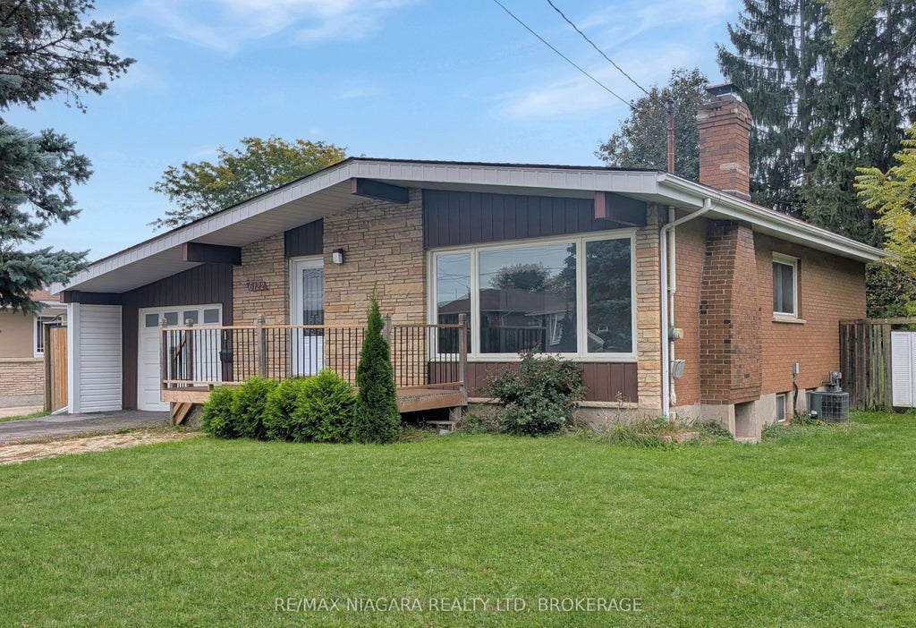 Photo of 6122 Mayfair Drive, Niagara Falls, ON L2J 1W1 (MLS # X14030006)