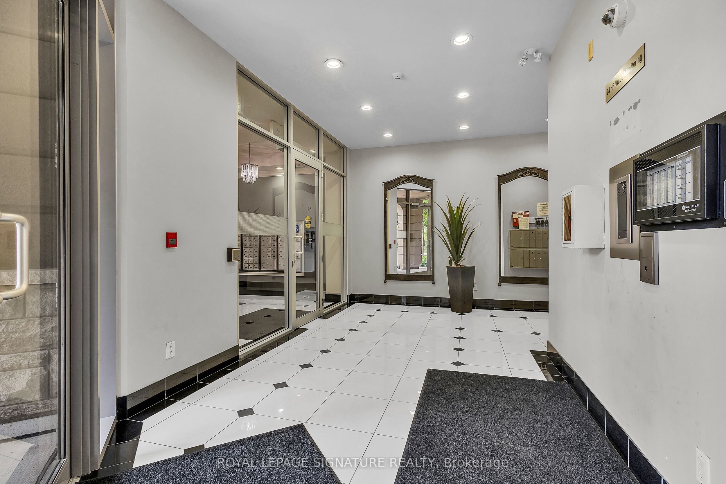 5327 Upper Middle Road W 504