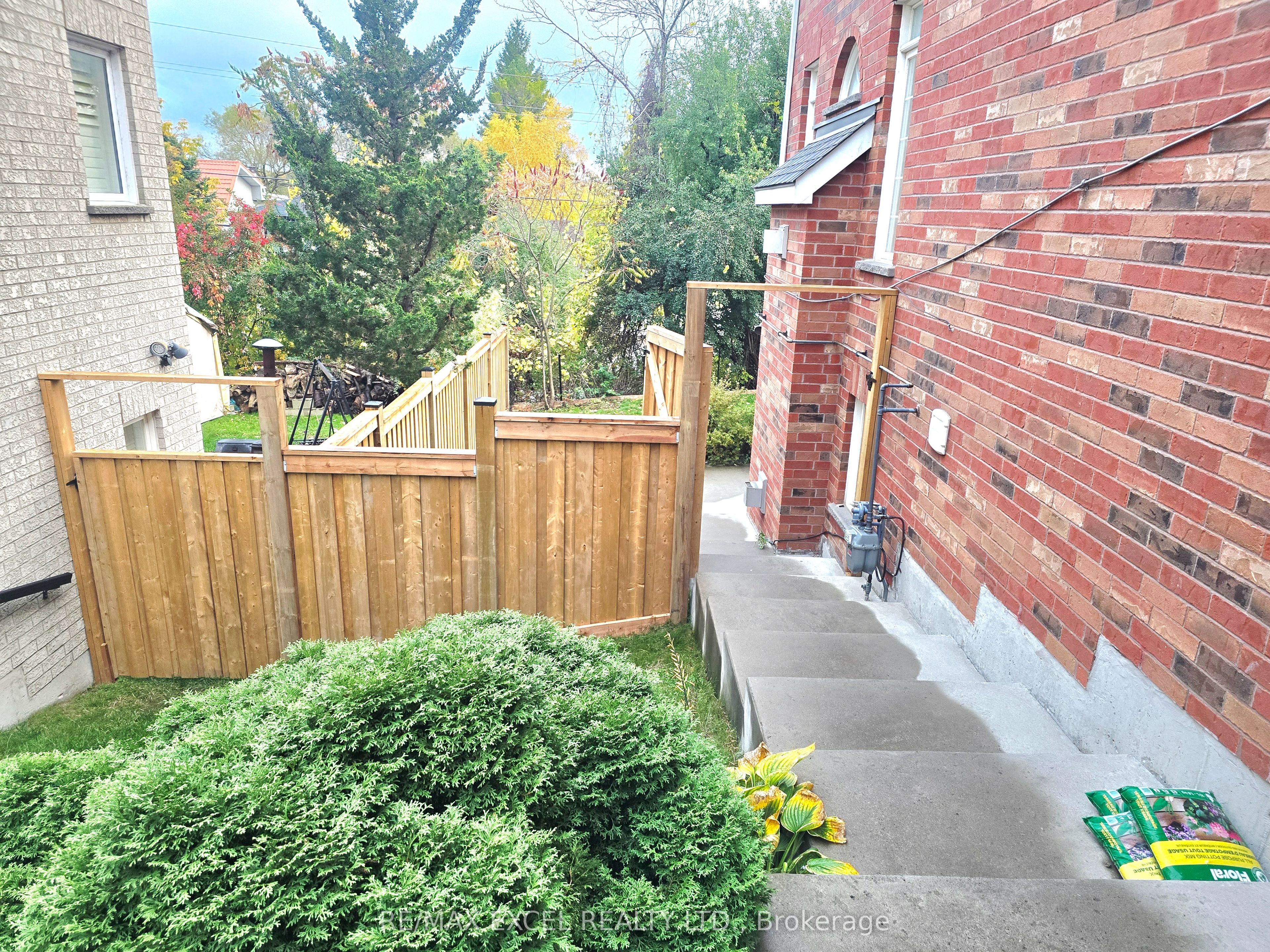 31 Green Meadow Crescent Lower Level