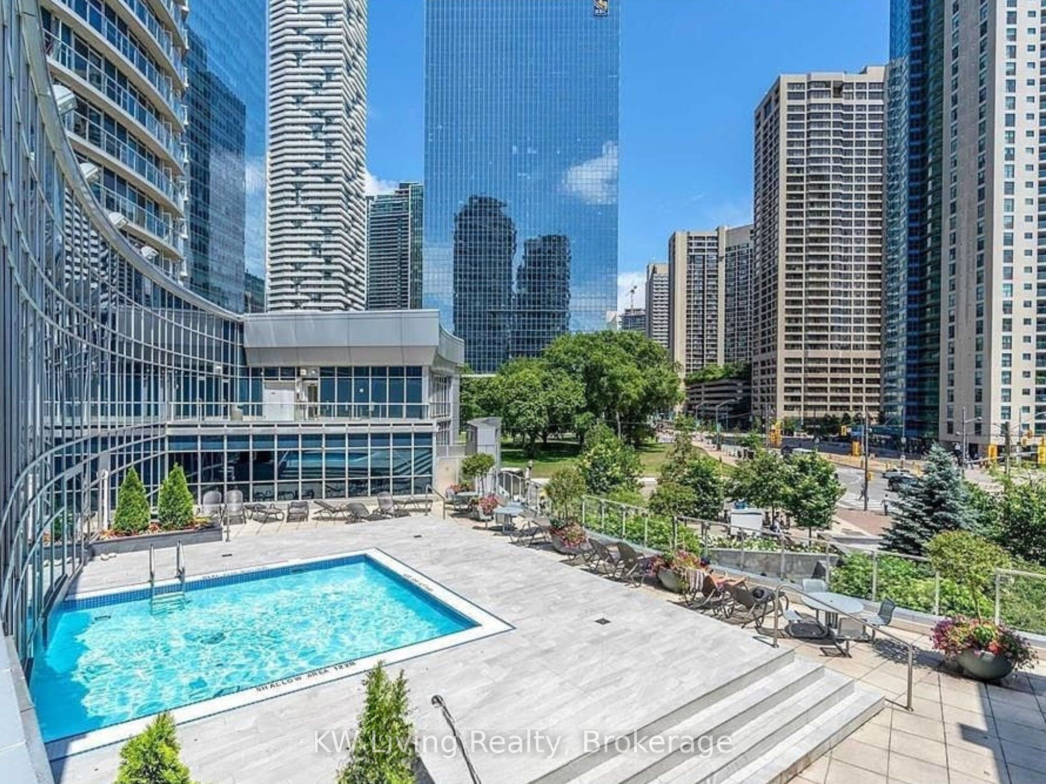 208 Queens Quay W 2111