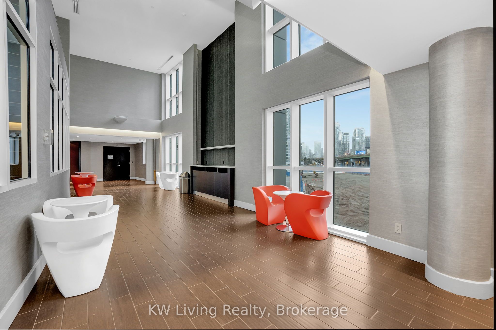 208 Queens Quay W 2111