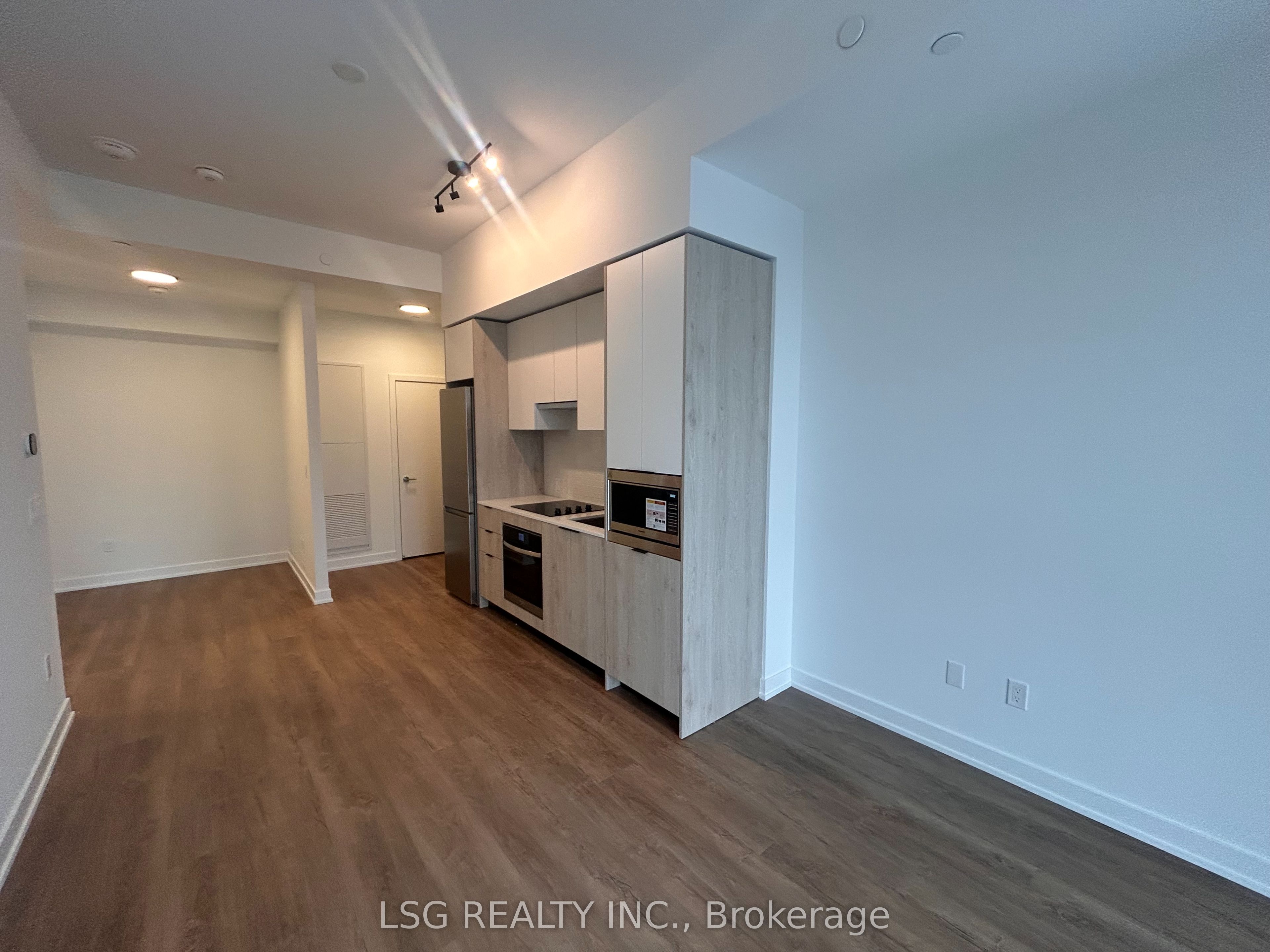 1007 the queensway N/A 828