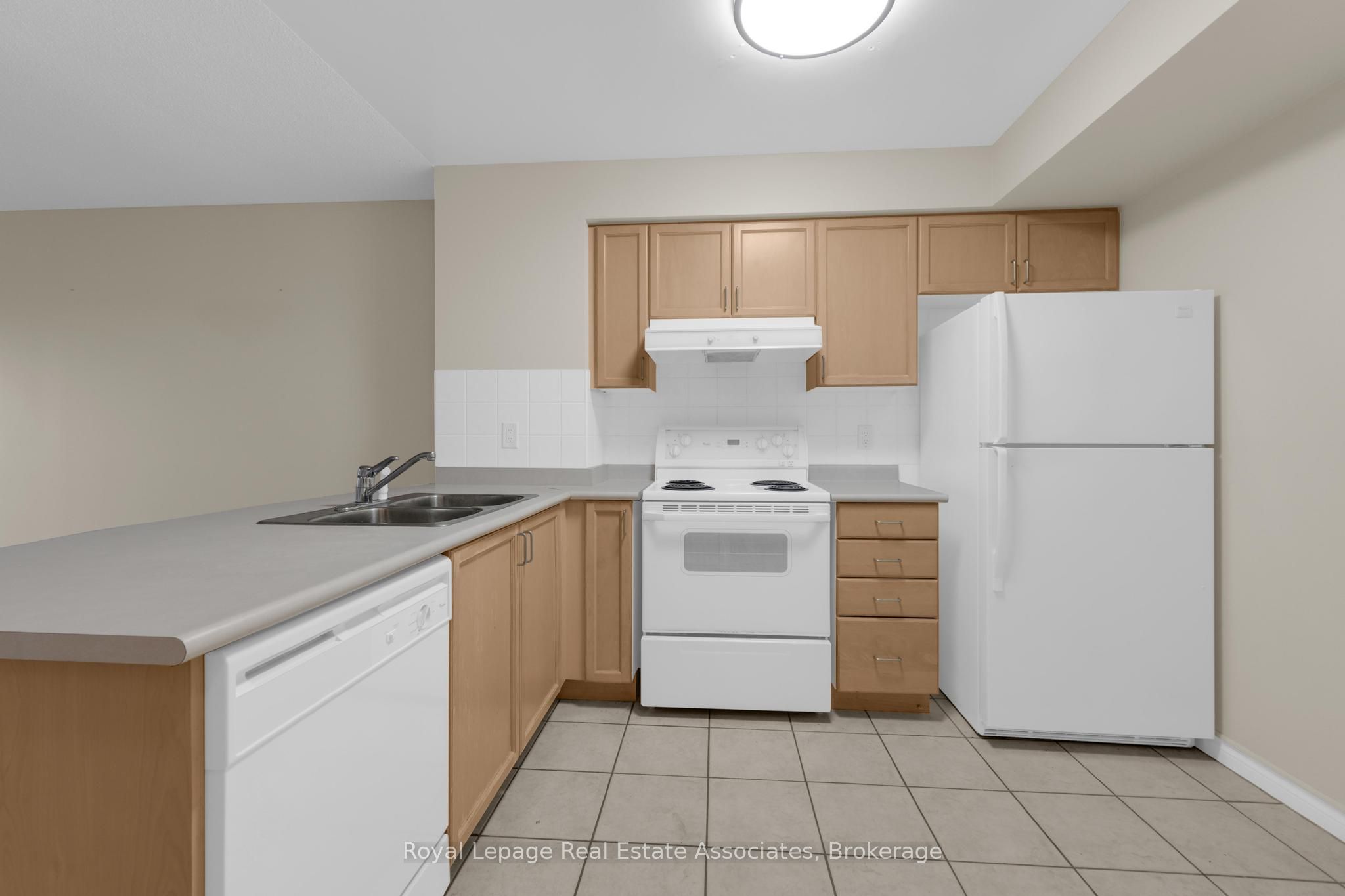 25 Kingsbridge Garden Circle 622