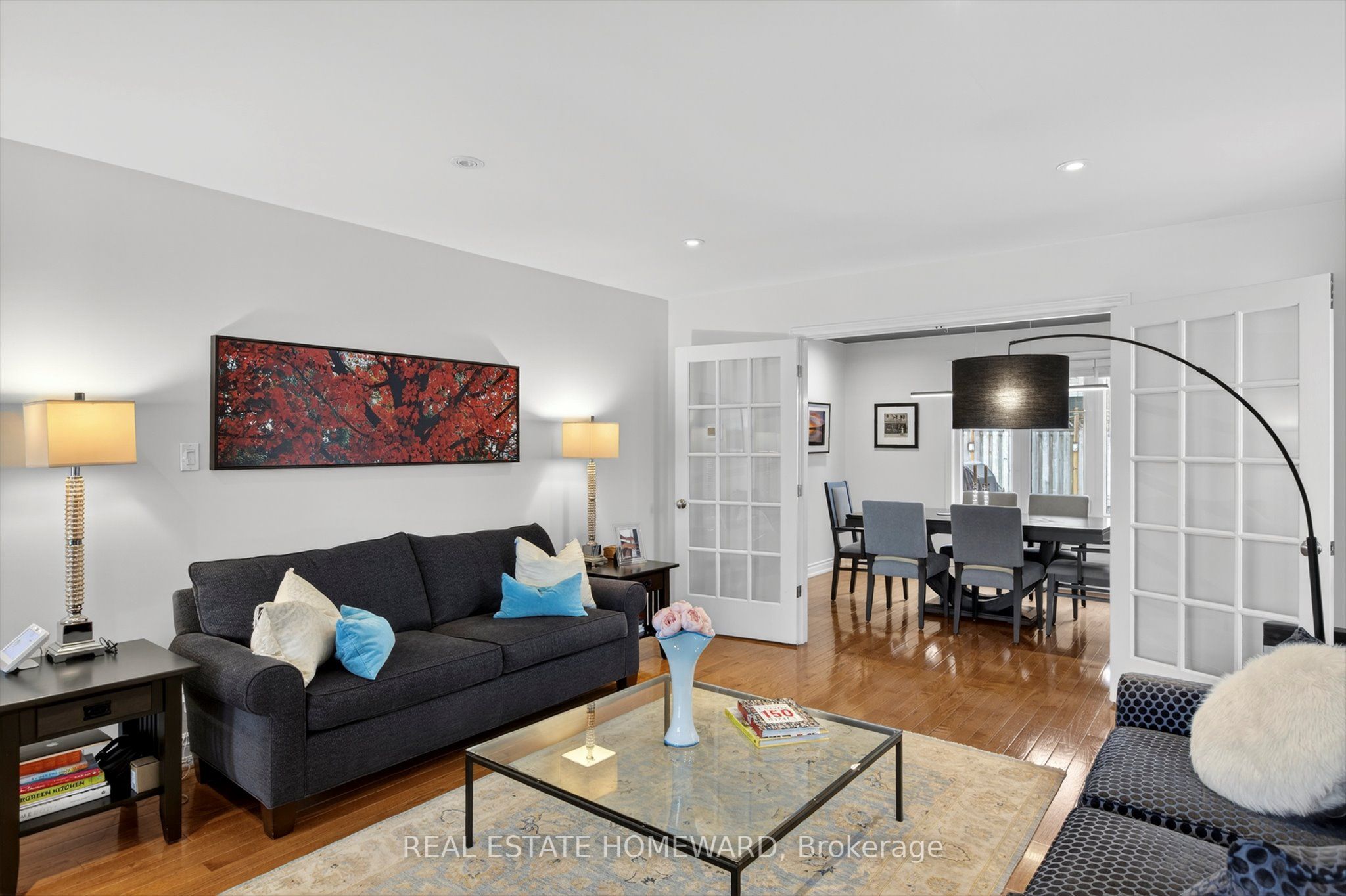 1530 Scollard Crescent