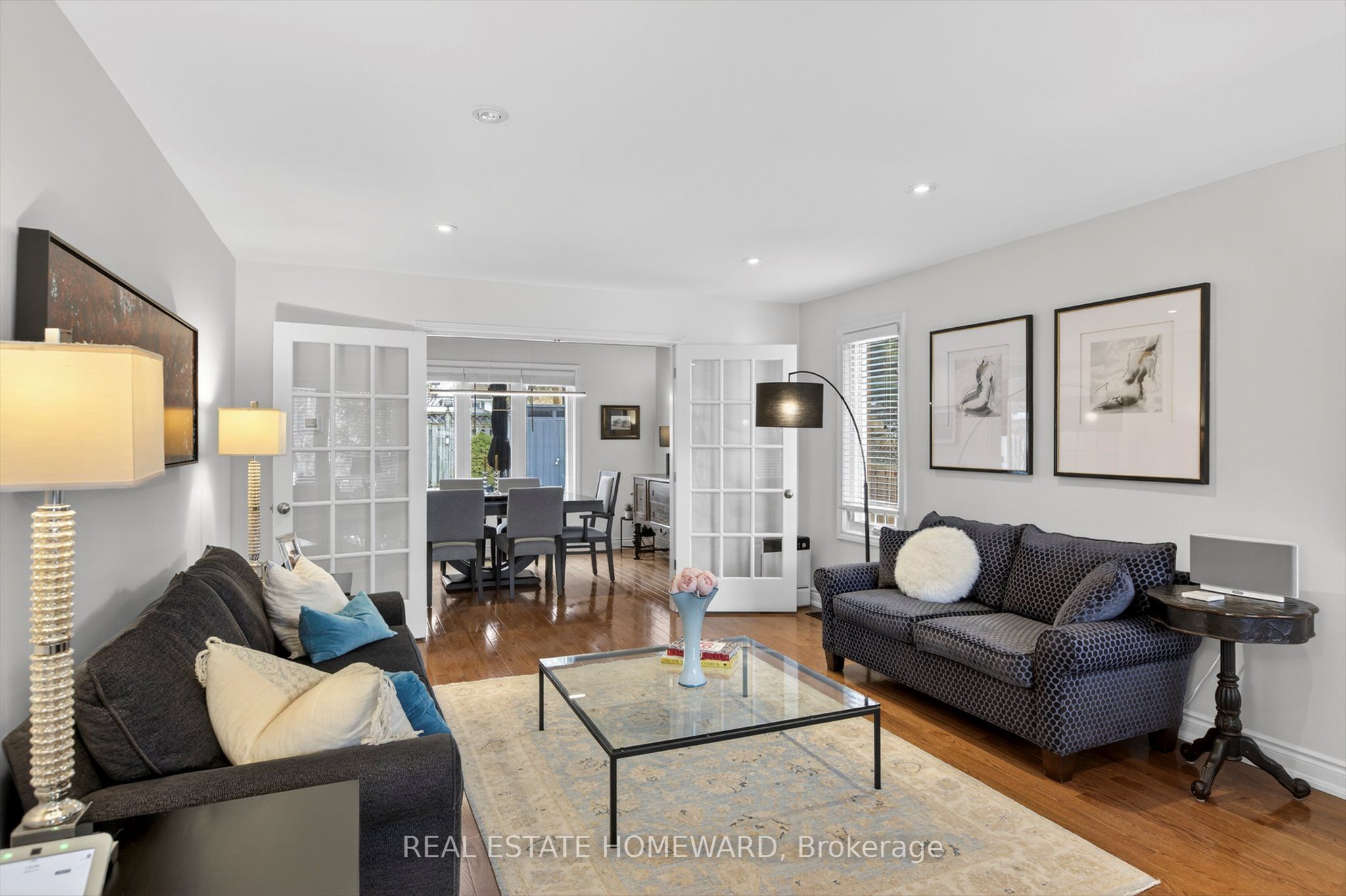 1530 Scollard Crescent