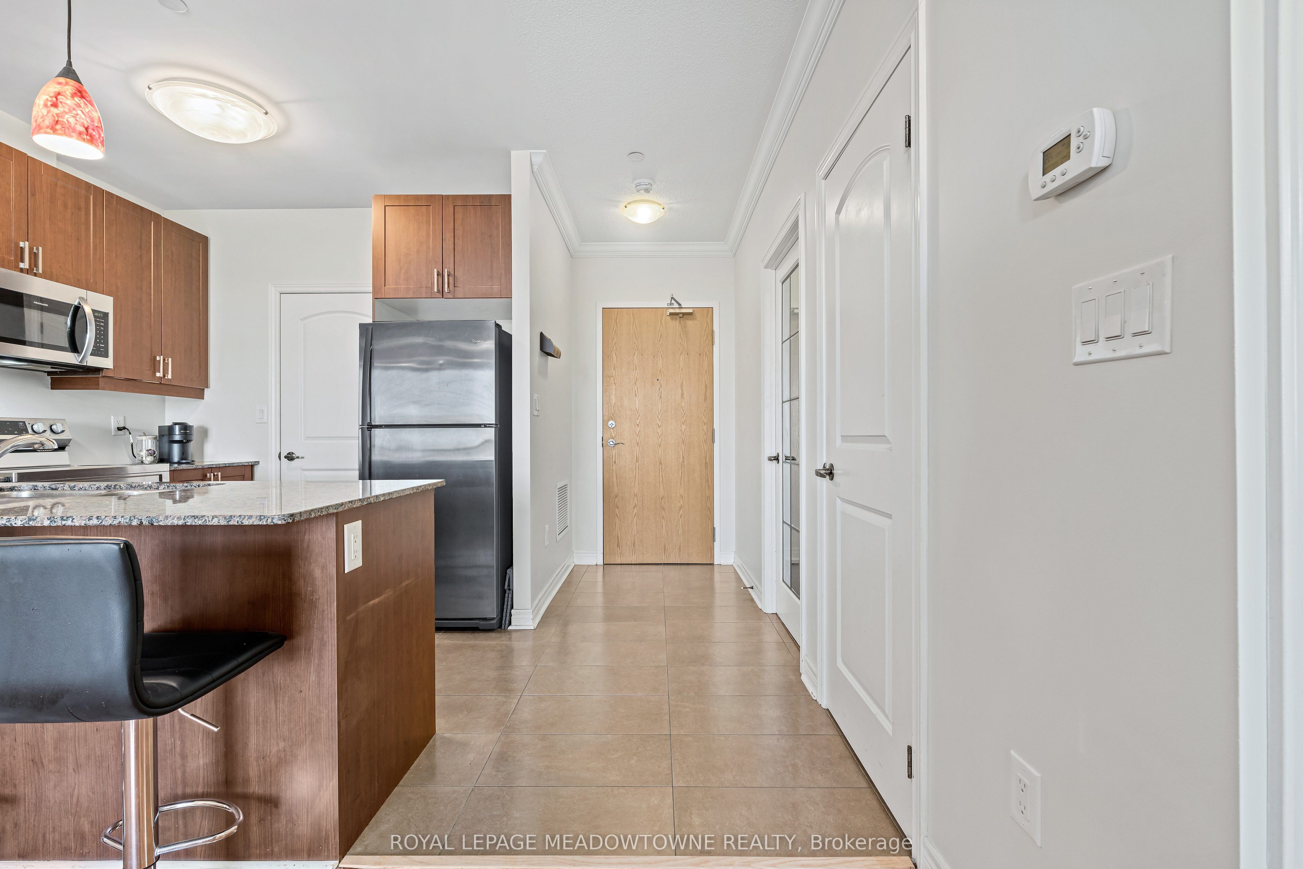 383 Main Street E 520