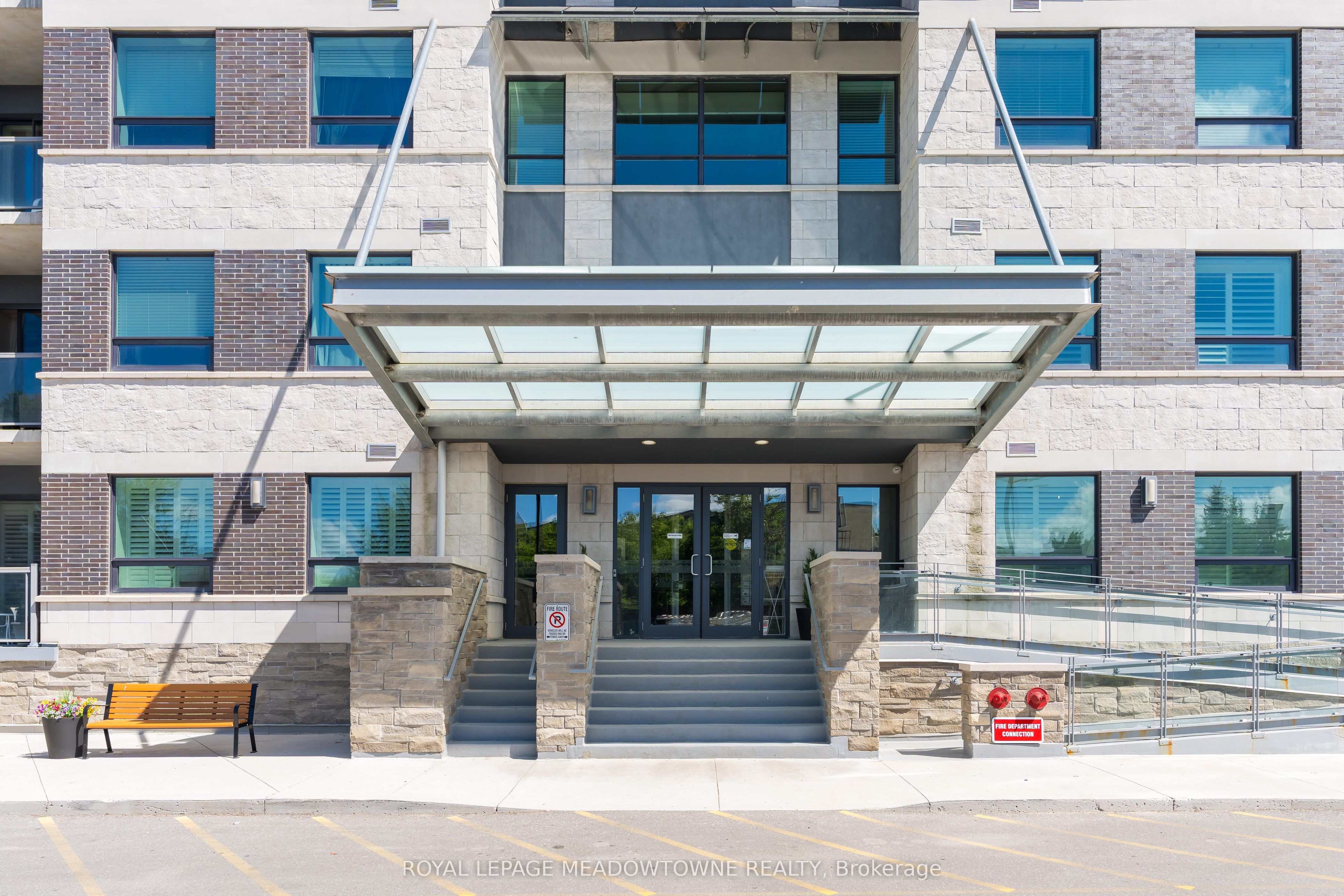 383 Main Street E 520