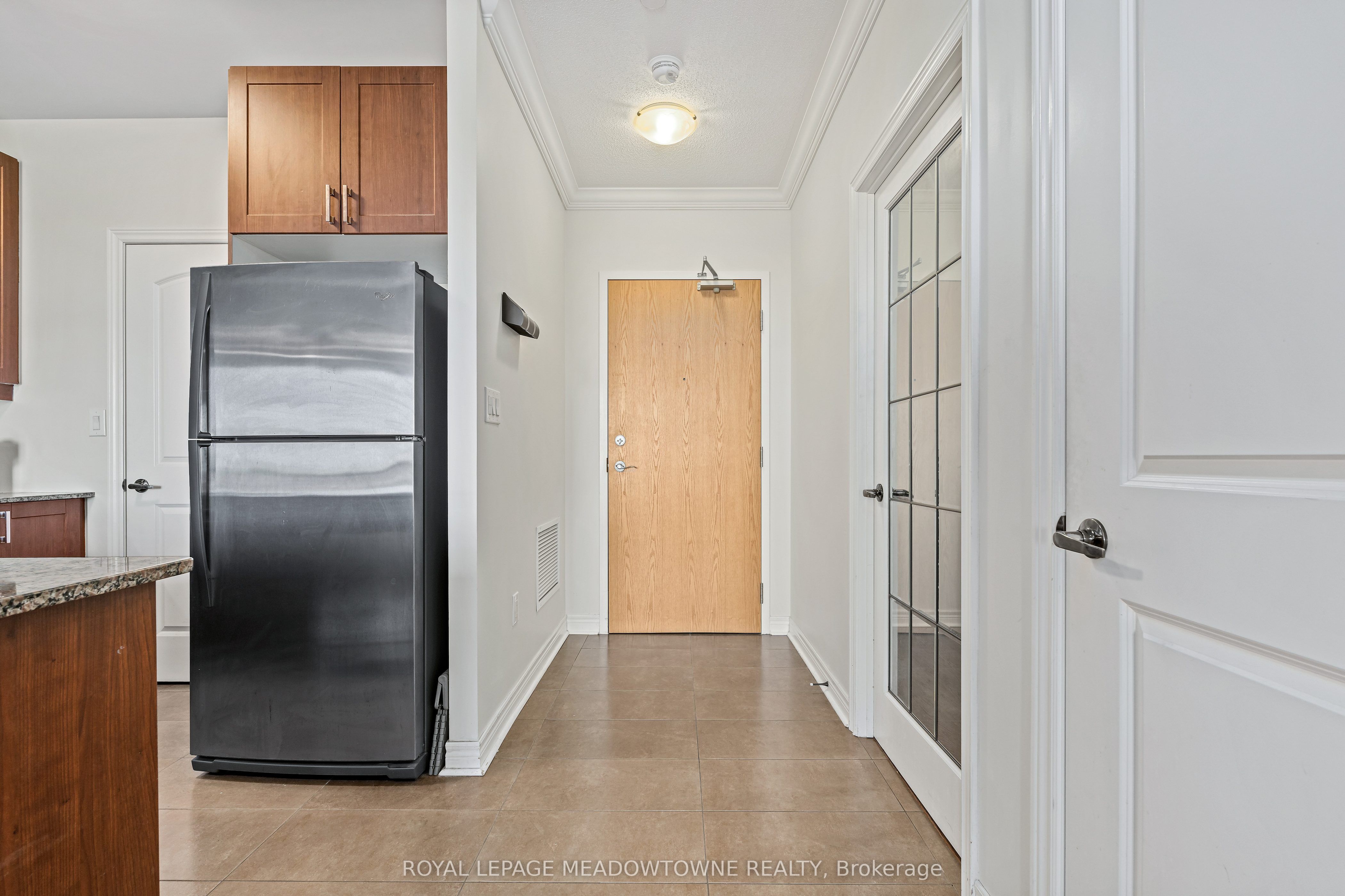 383 Main Street E 520