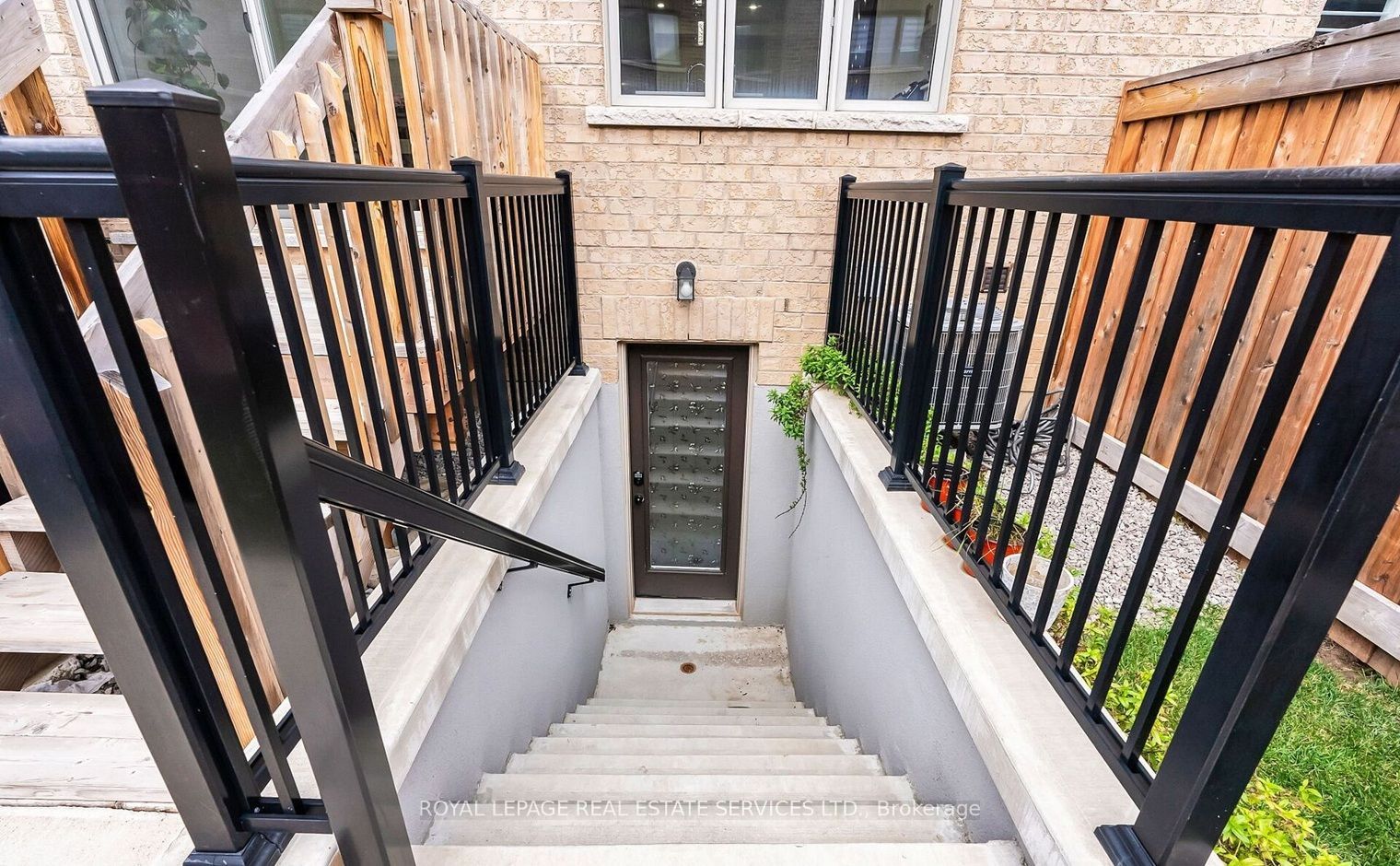 488 Parent Place Lower