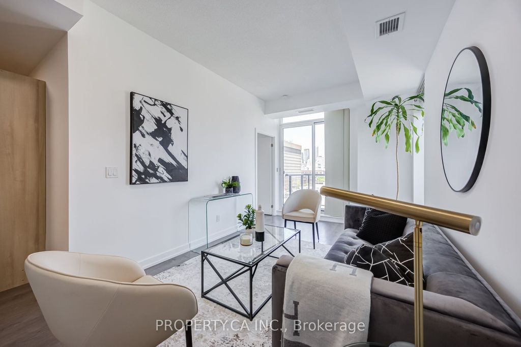 Photo of 297 College Street #707, Toronto, ON M5T 0C2 (MLS # C13185658)