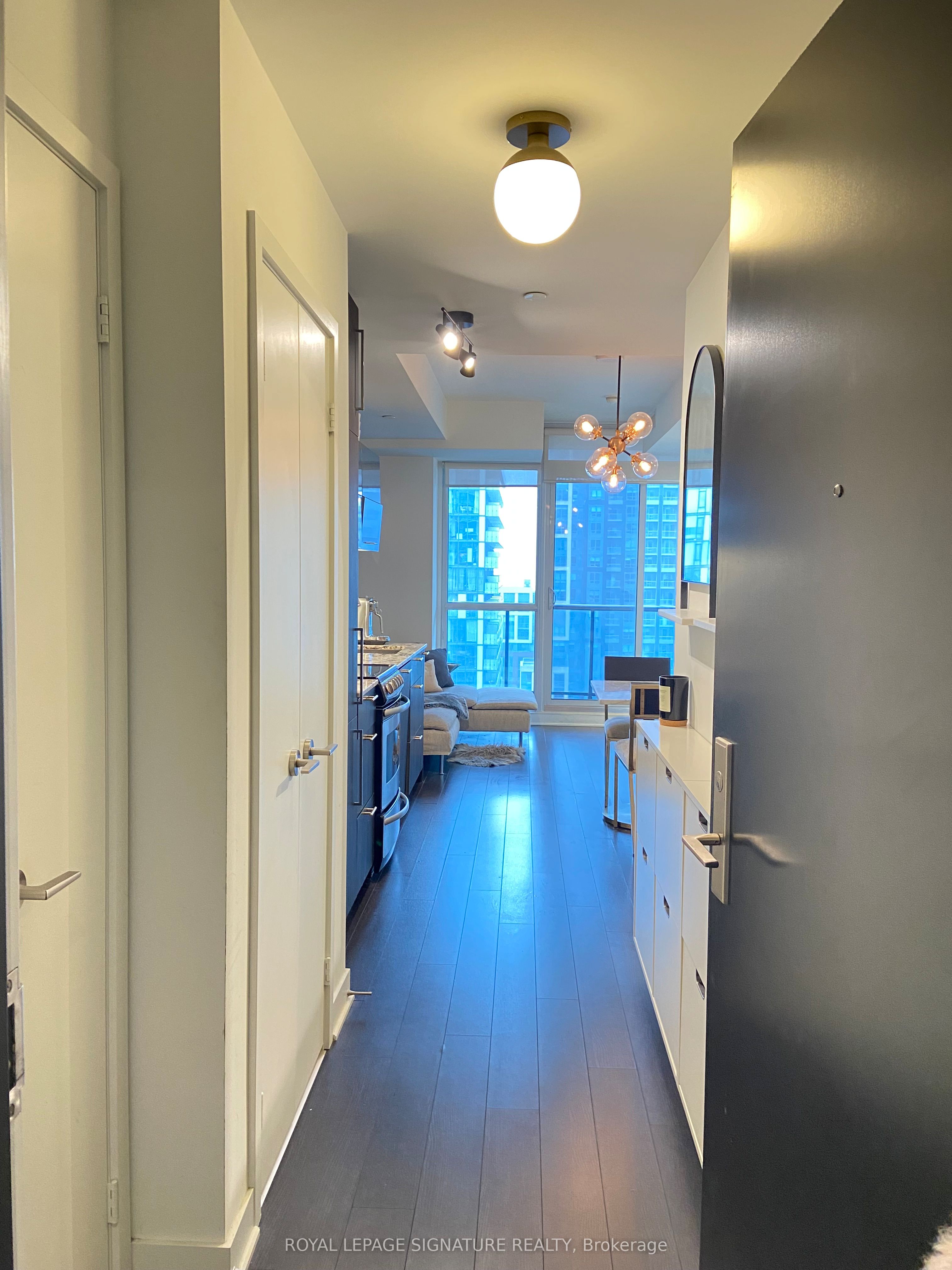 290 Adelaide Street W 1902