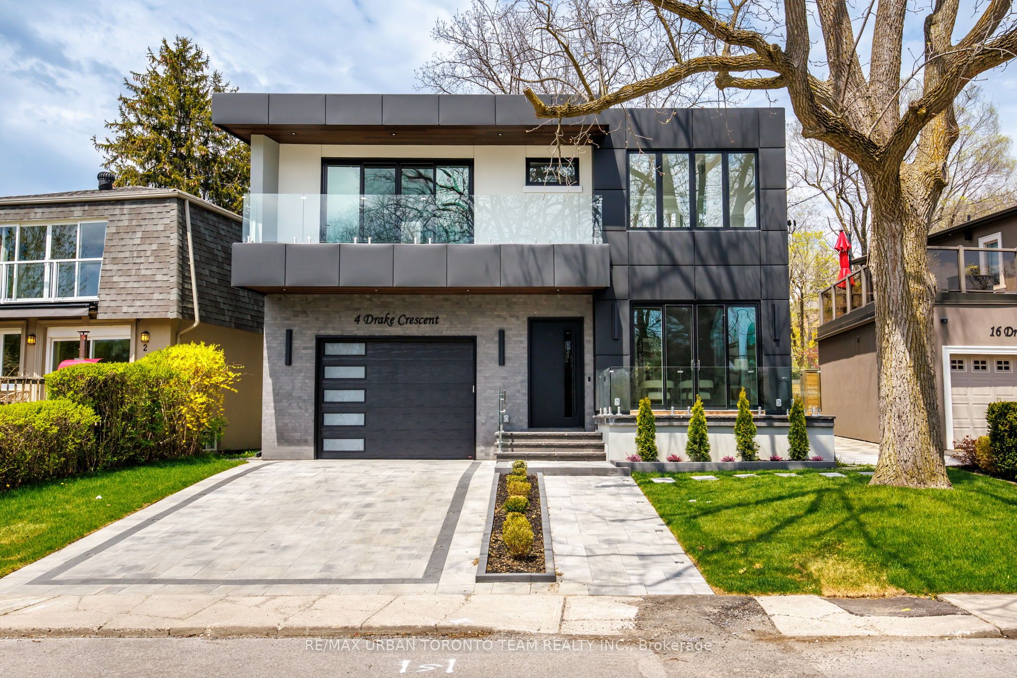 Photo 1 of 50 — 4 Drake Crescent, Toronto, ON M1M 1A2