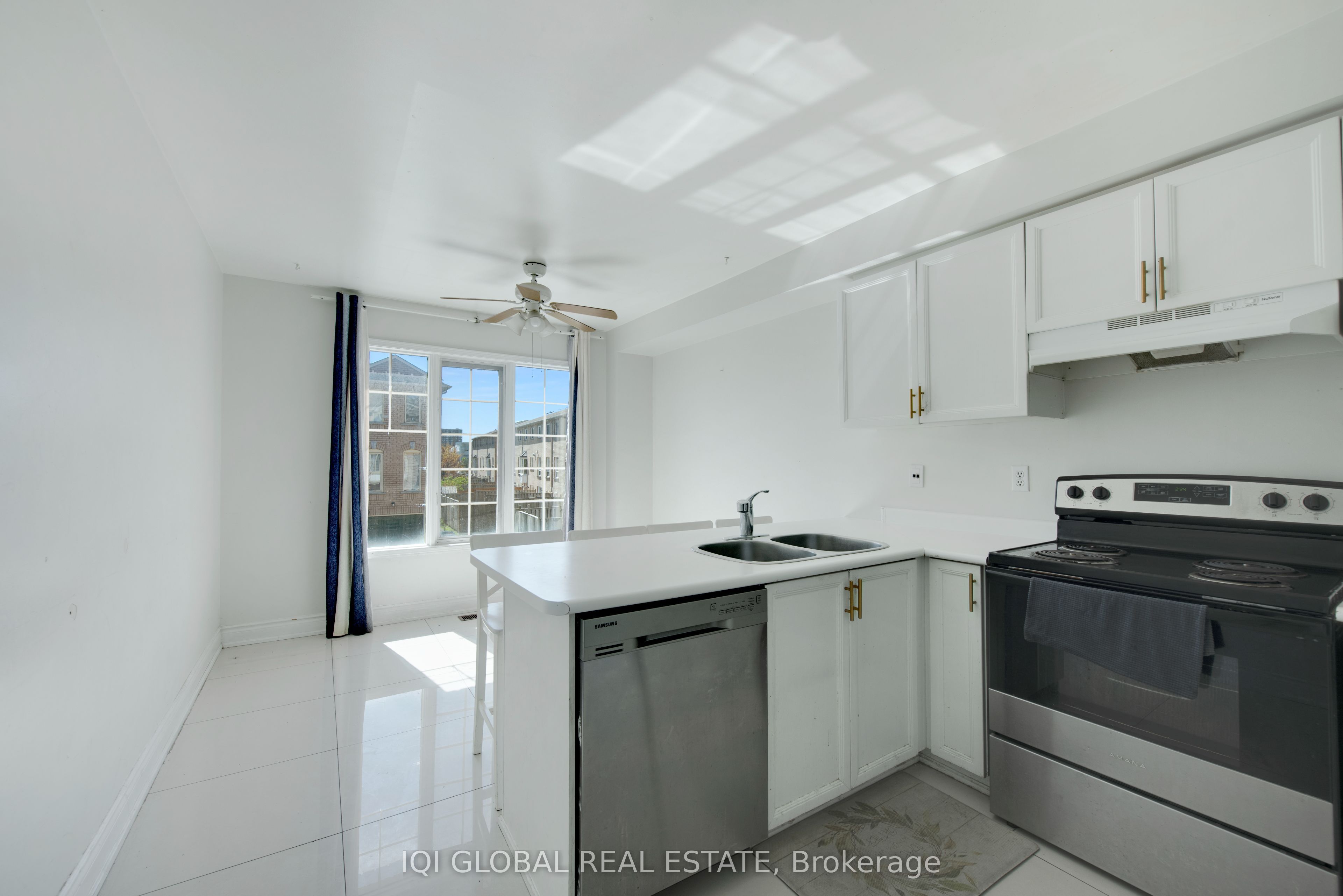 2 Sir Lou Drive 139