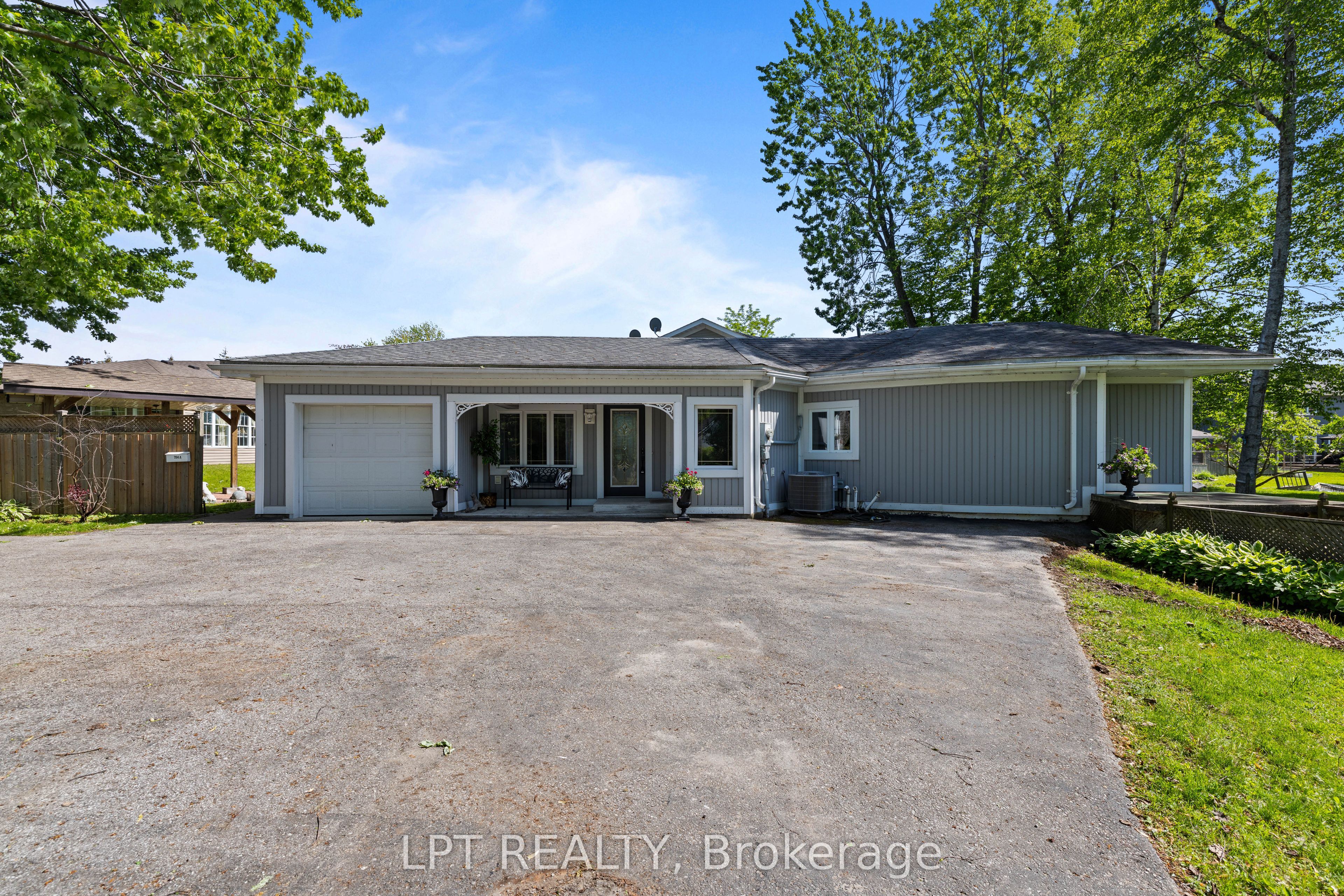 204 The Queensway N/A S
