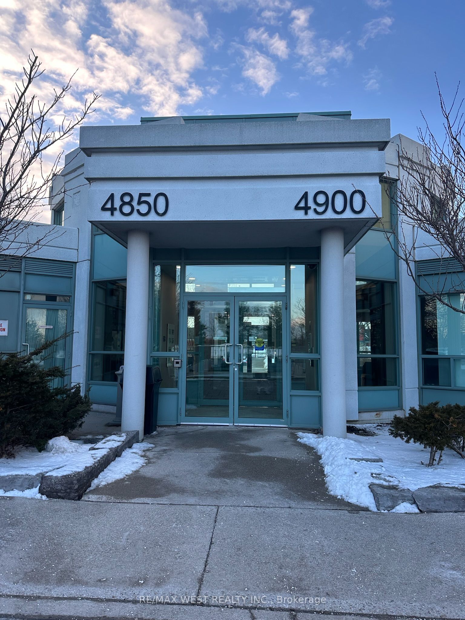 4850 Glen Erin Drive 909