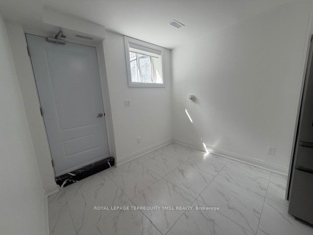 162 Markham Street 3