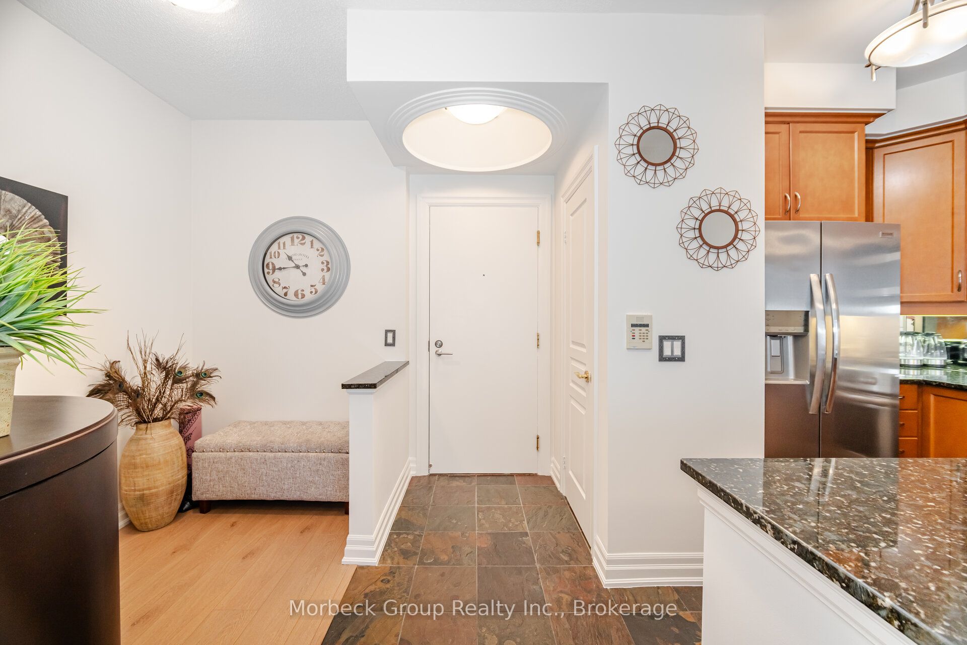 2083 Lake Shore Boulevard W 1413