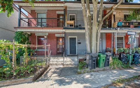 32 Macklem Avenue Upper Toronto ON M6J 3M2