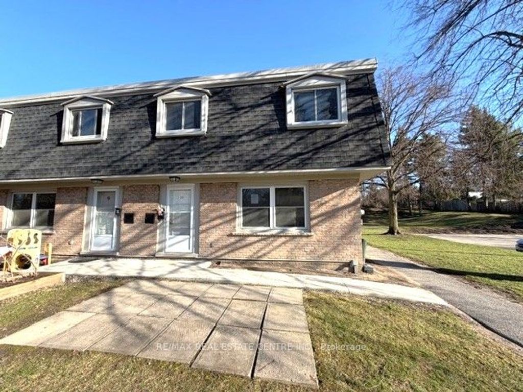 Photo of 76 Borden Parkway #10, Kitchener, ON N2M 3T4 (MLS # X13063344)