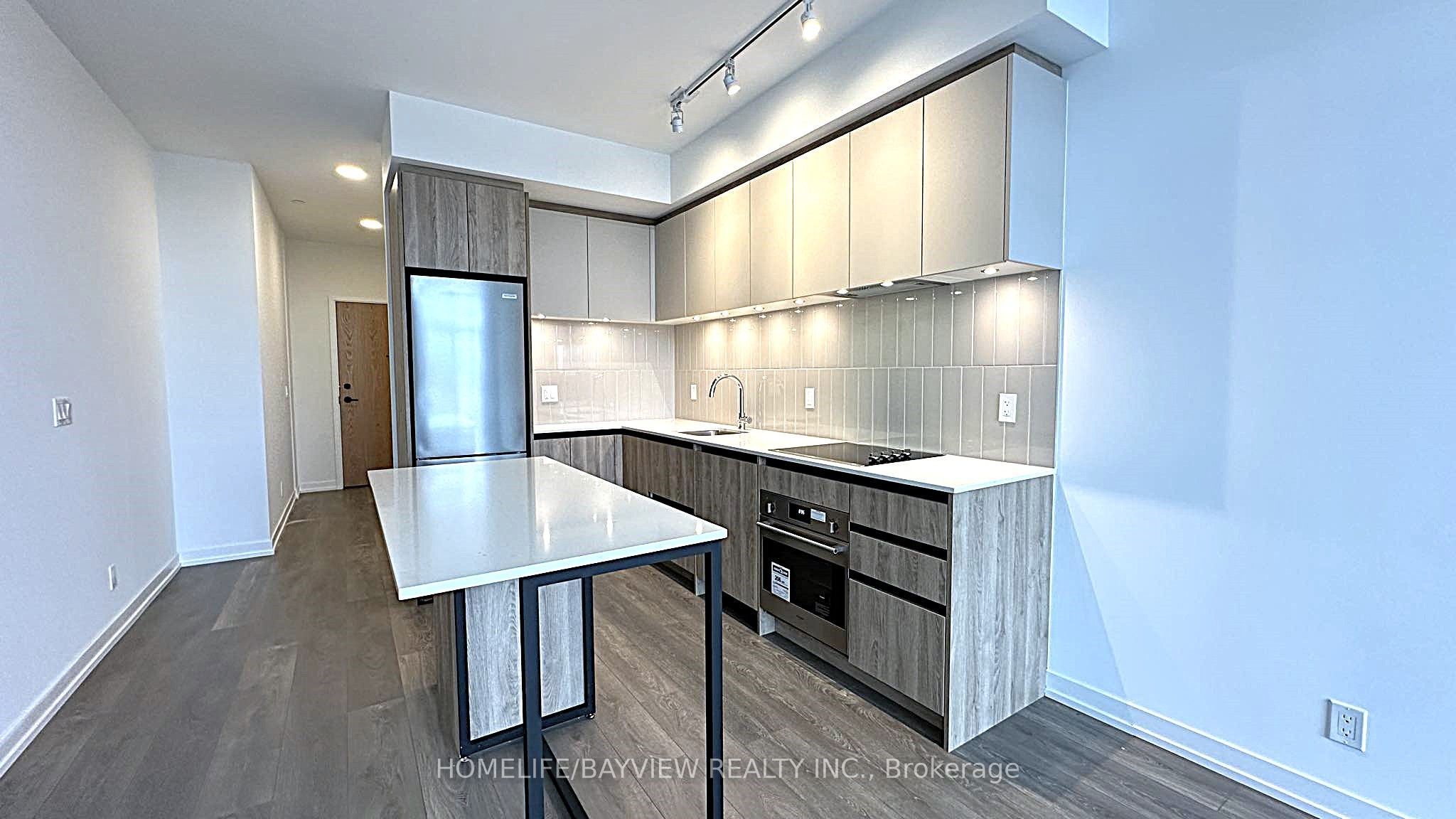 8 Beverley Glen Boulevard 603