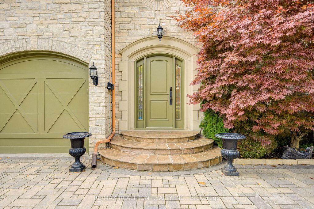 Photo of 7 Legacy Court, Toronto, ON M2L 2Y7 (MLS # C12486955)