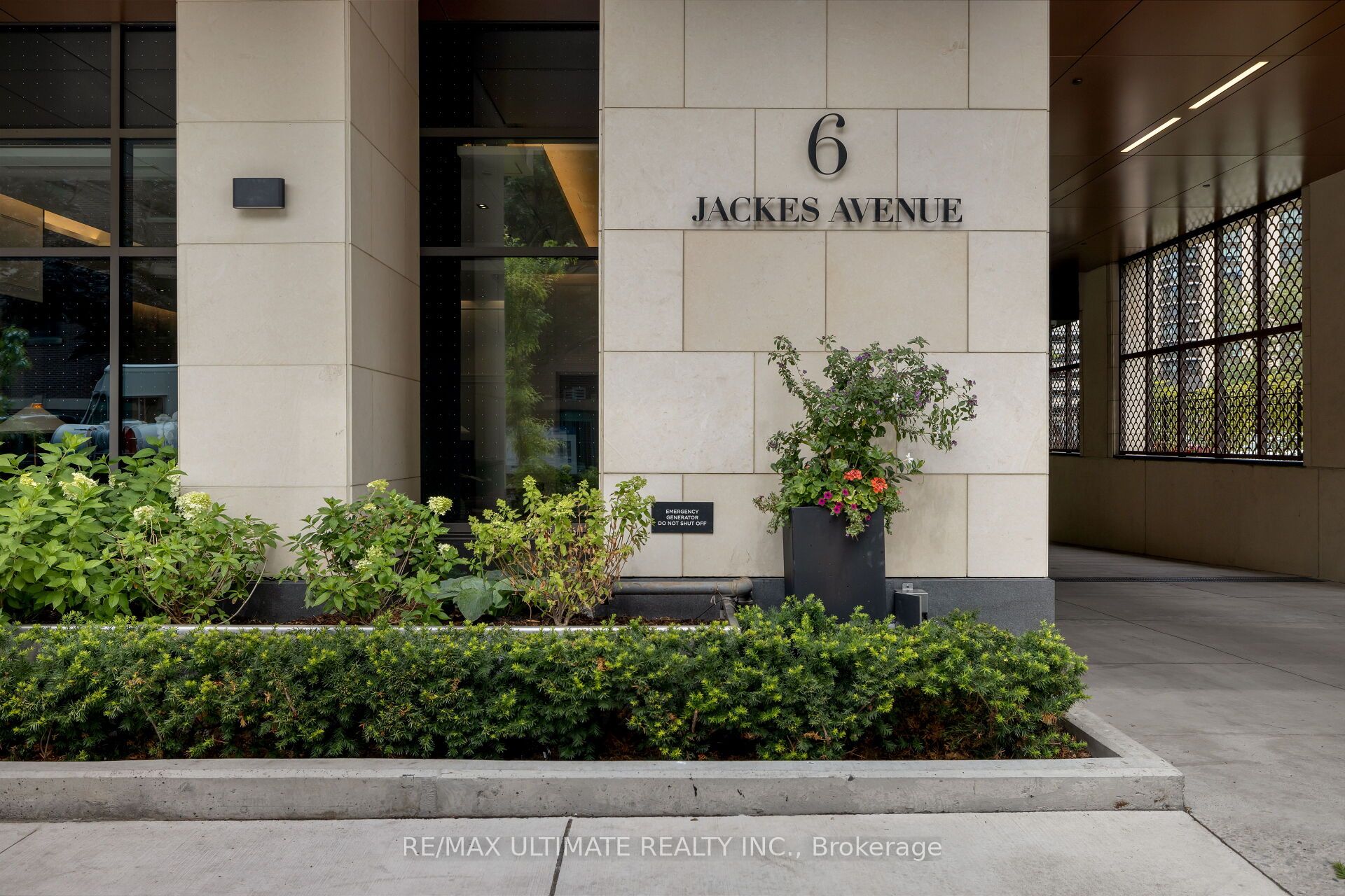6 Jackes Avenue 206
