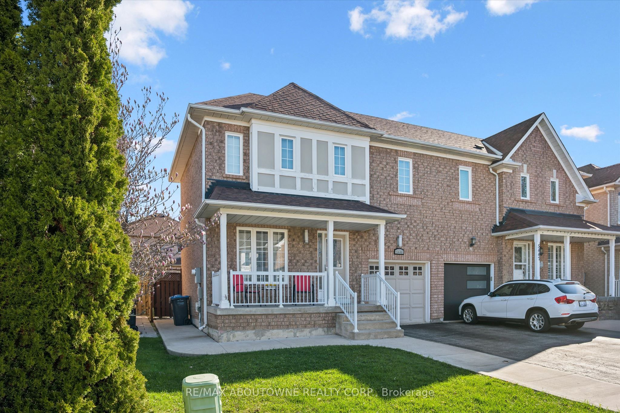 5449 Rochelle Way