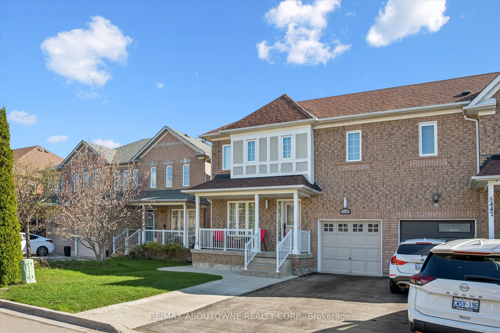 5449 Rochelle Way