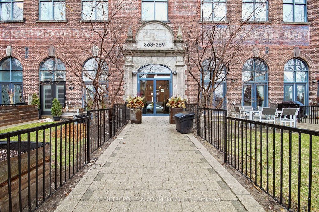 Photo of 363 Sorauren Avenue #405, Toronto, ON M6R 3C2 (MLS # W12966862)