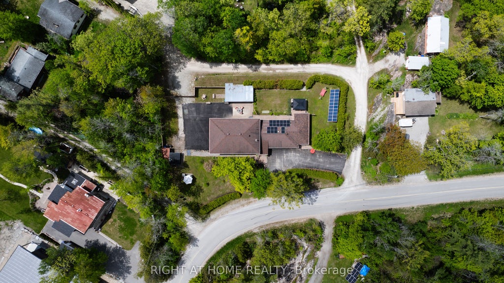 Photo of 54 Forest Harbour Parkway, Tay, ON L0K 1E0 (MLS # S13885770)