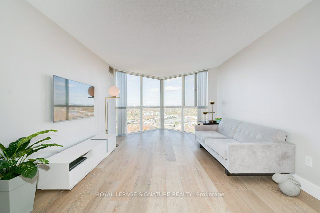 Photo of 7 Concorde Place #2812, Toronto, ON M3C 3N4 (MLS # C13043976)