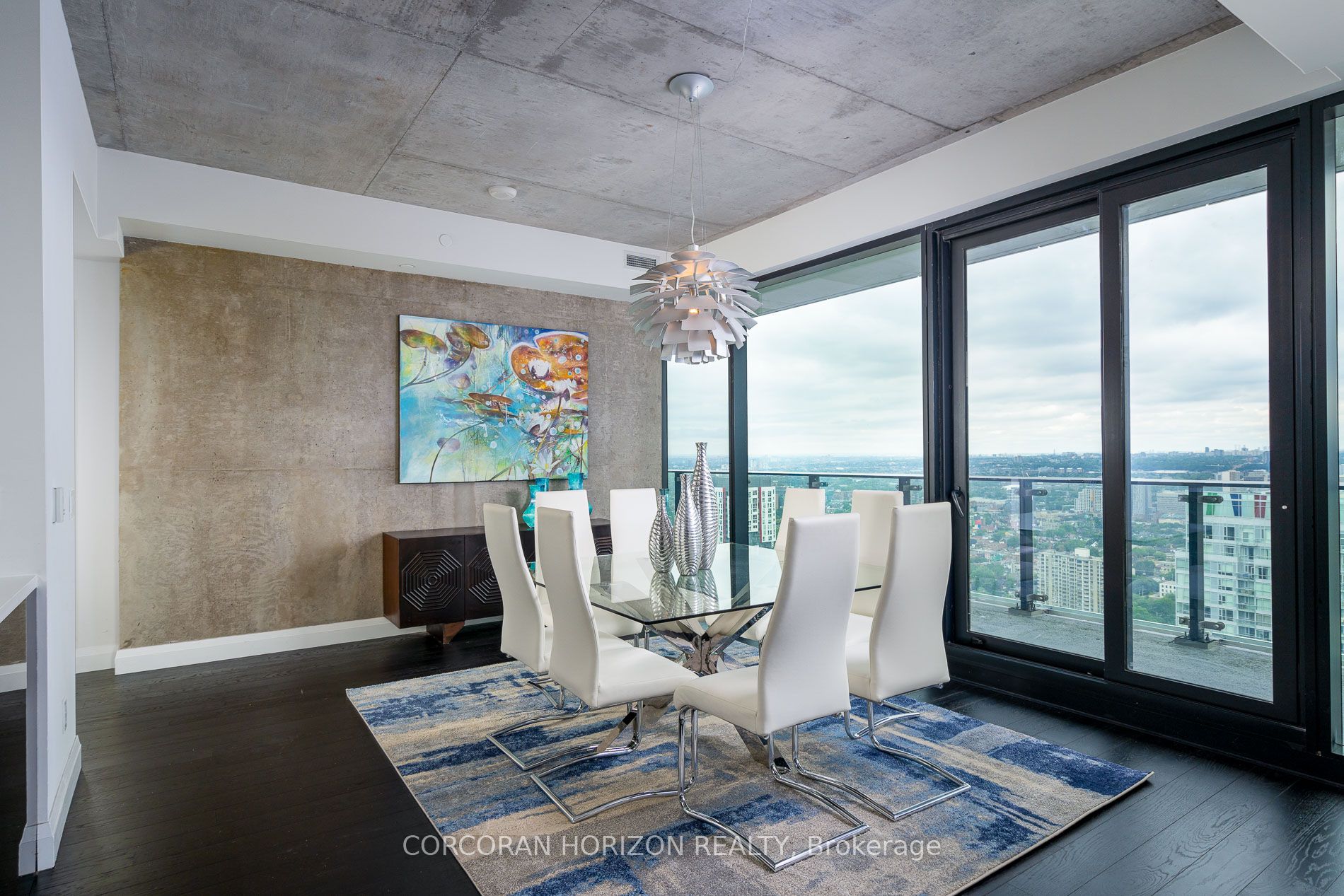 224 King Street W 4601