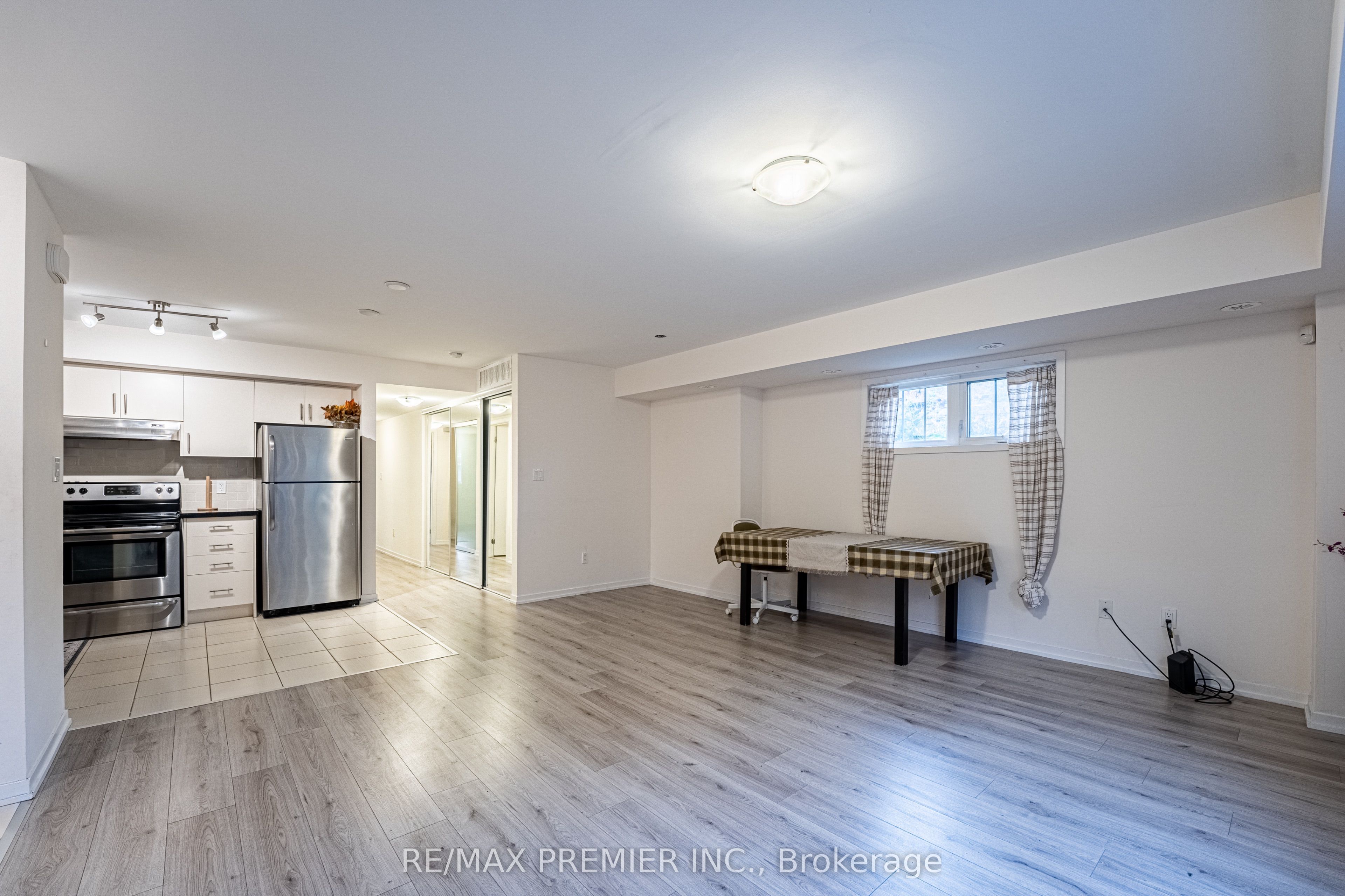 26 Bruce Street B02
