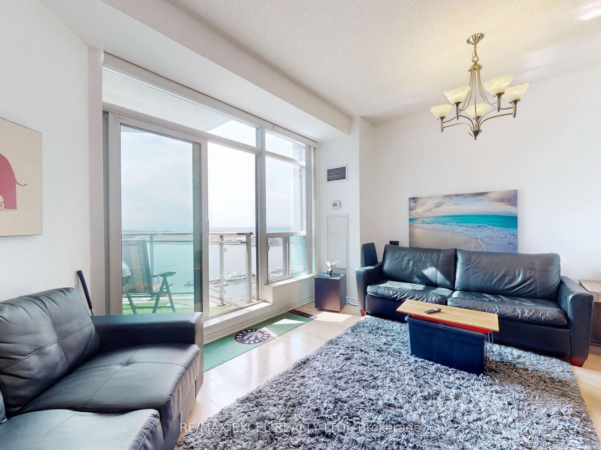 410 Queens Quay W LPH01