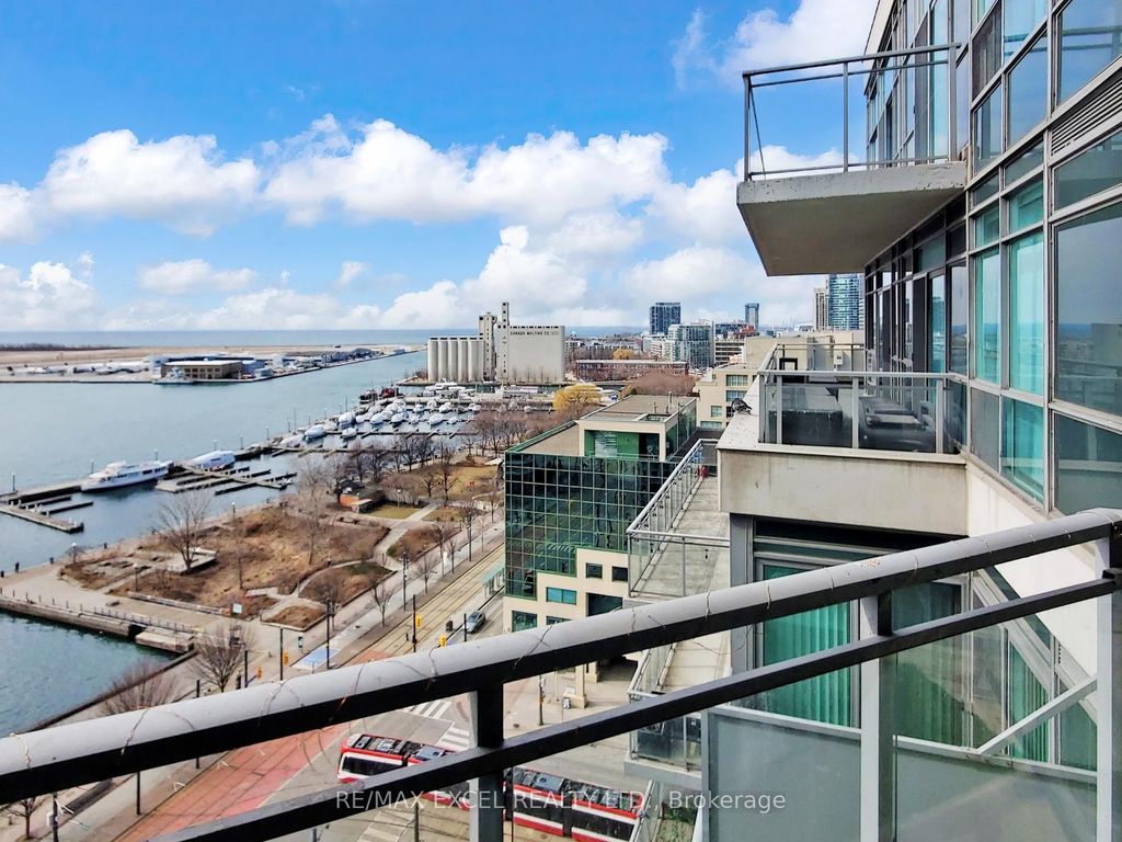 Photo of 410 Queens Quay W #LPH01, Toronto, ON M5V 3T1 (MLS # C12927586)