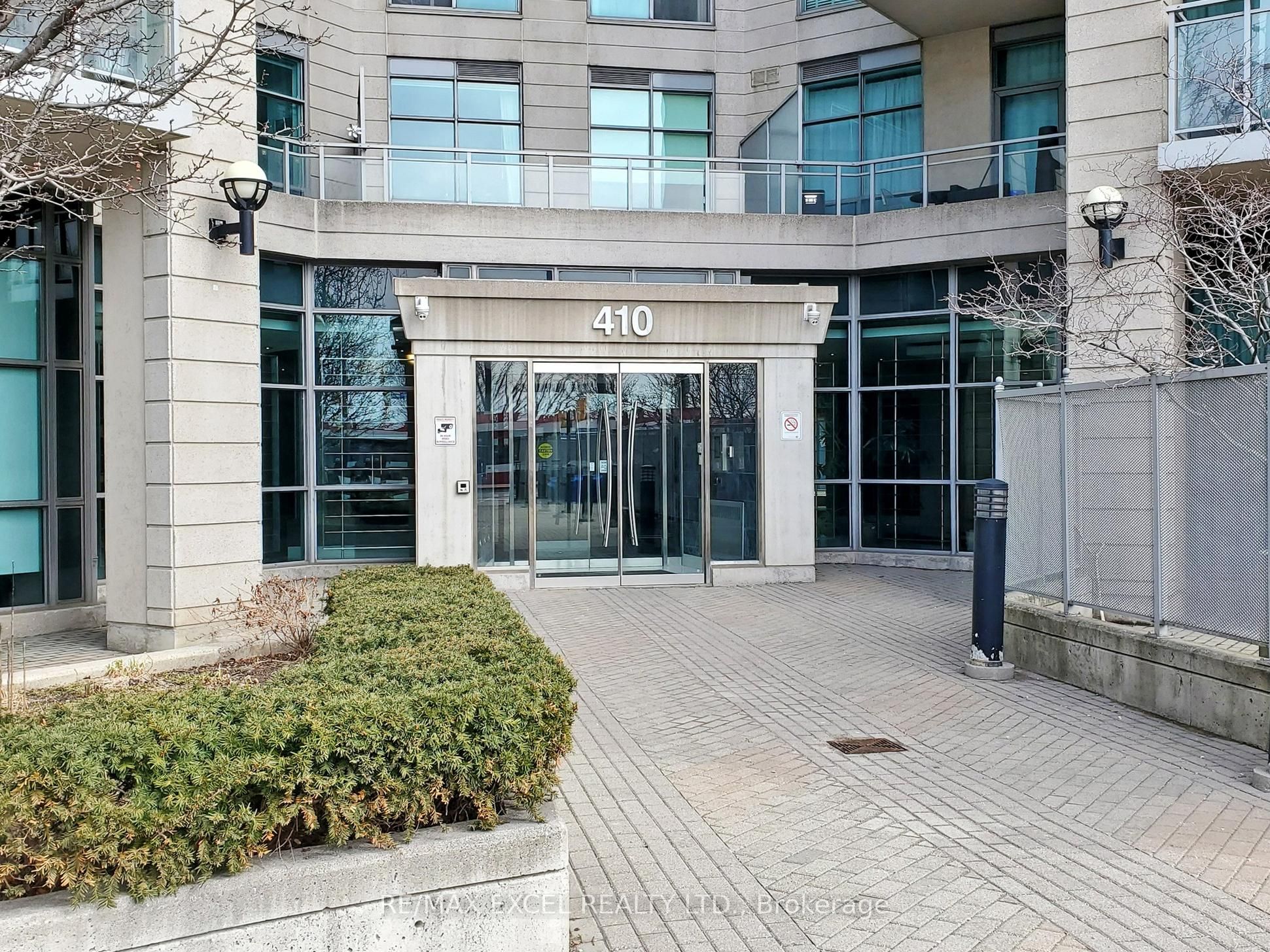 410 Queens Quay W LPH01