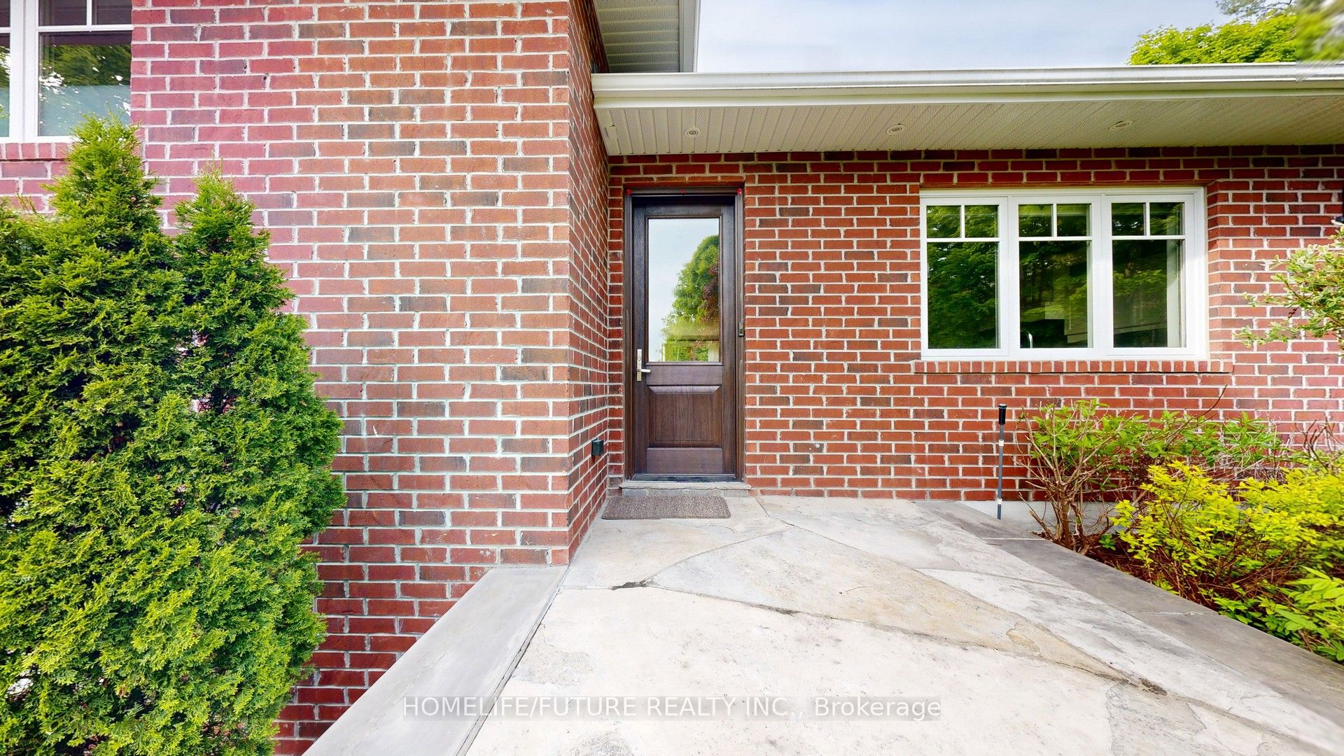 5556 Vivian Road