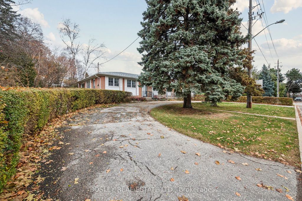 Photo of 120 Fenn Avenue, Toronto, ON M2P 1X6 (MLS # C12582936)