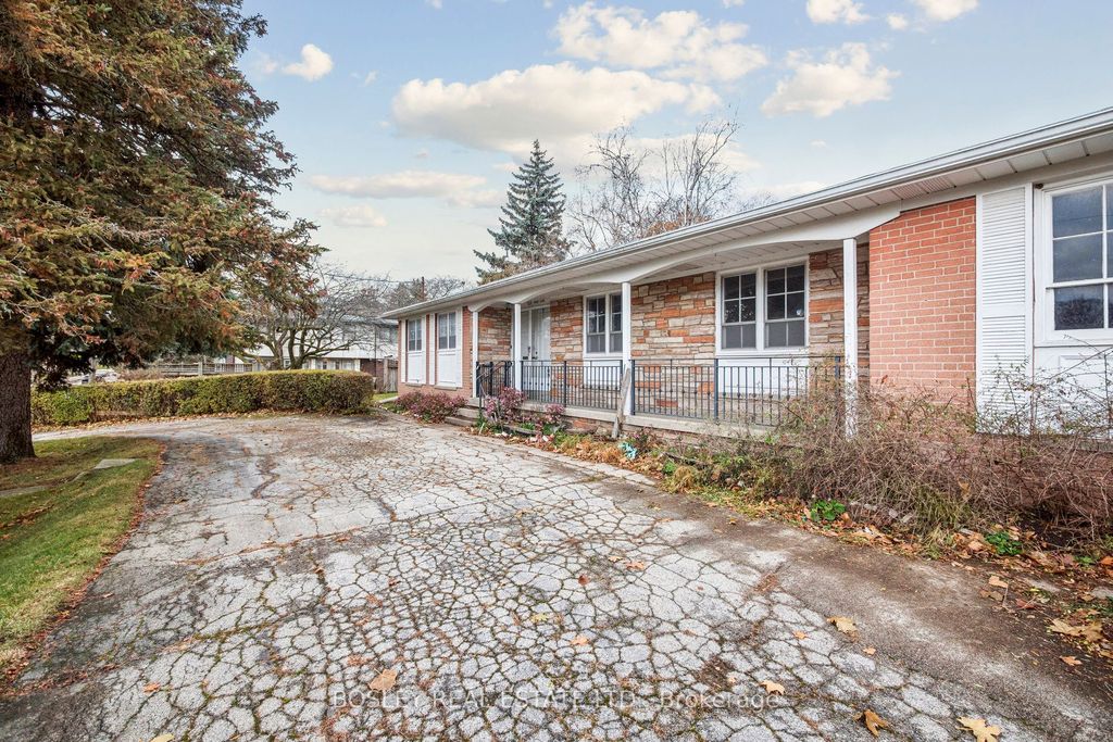 Photo of 120 Fenn Avenue, Toronto, ON M2P 1X6 (MLS # C12582936)