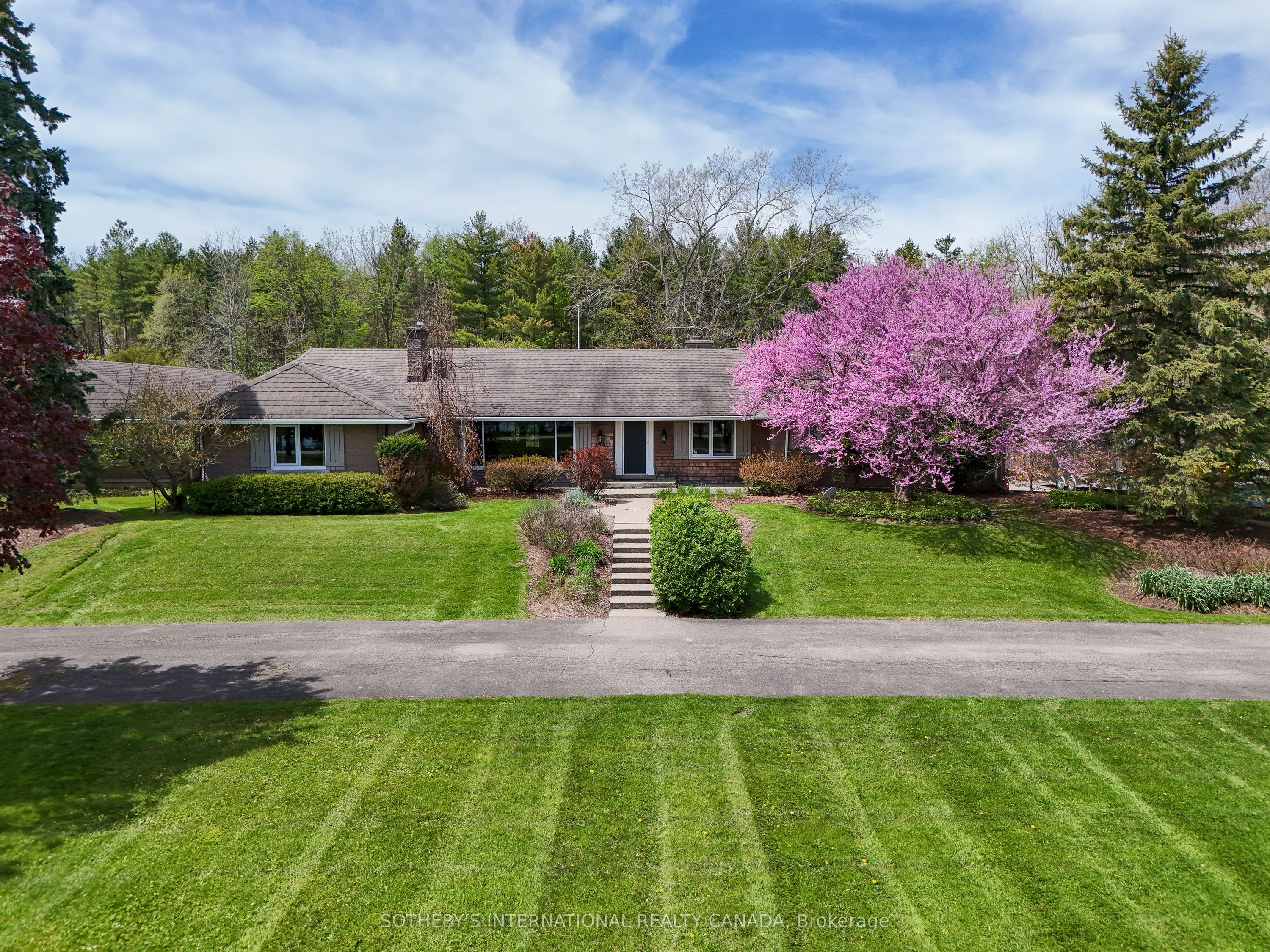 9317 Niagara River Parkway