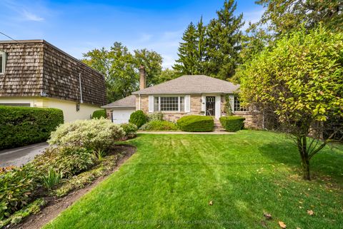 Photo of 50 Plymbridge Road, Toronto, ON M2P 1A3 (MLS # C12423293)