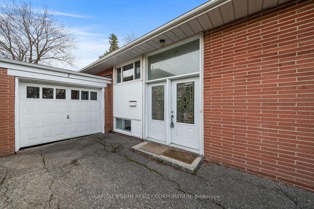 Photo of 7 Golfwood Heights, Toronto, ON M9P 3L8 (MLS # W12432234)