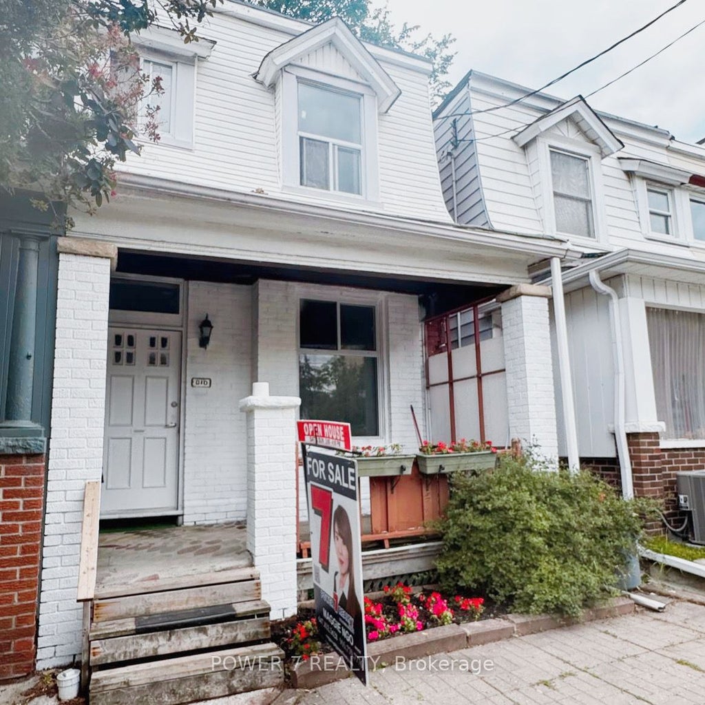 Photo of 810 Ossington Avenue, Toronto, ON M6G 3V1 (MLS # W13530478)