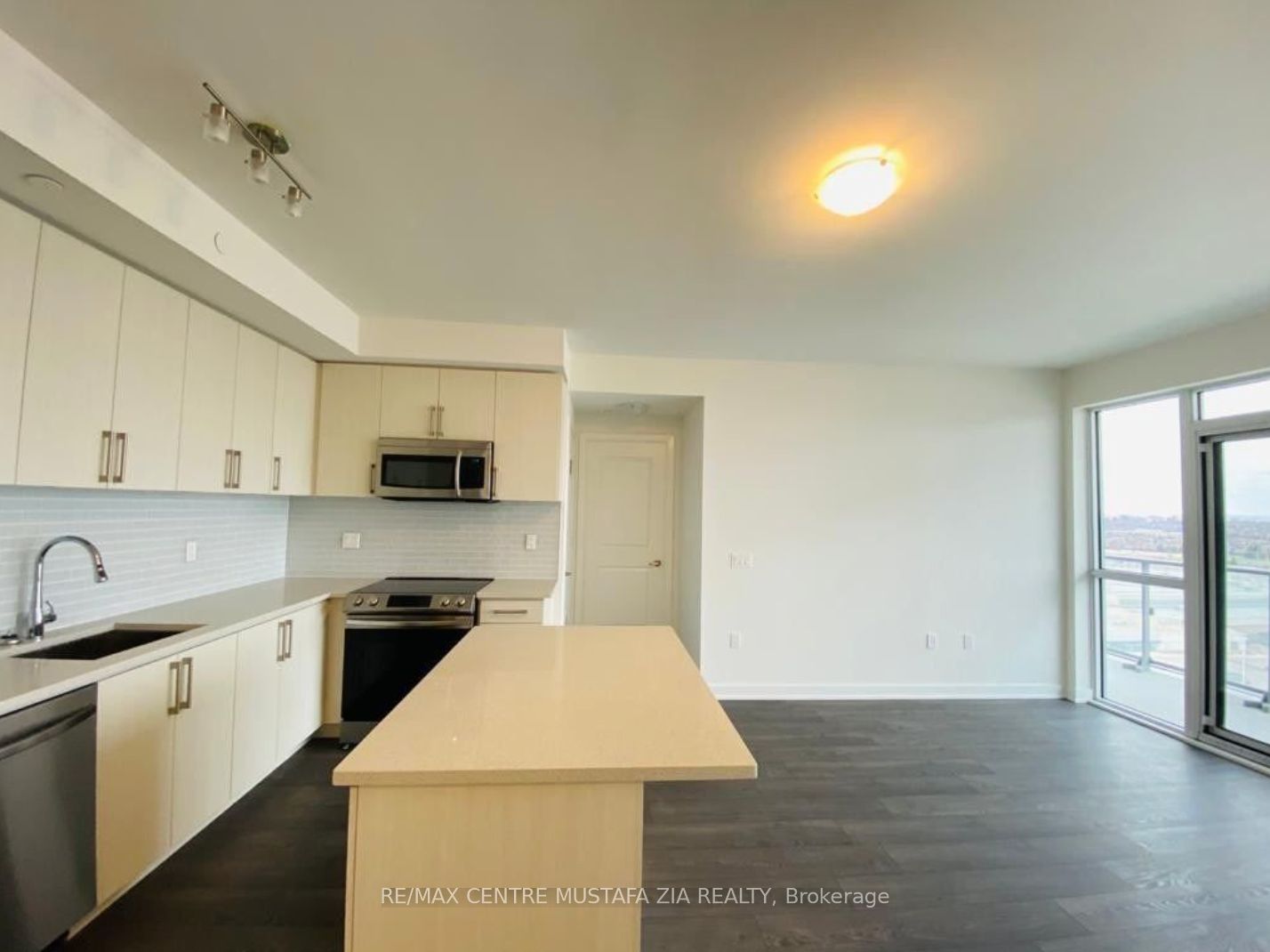 4699 Glen Erin Drive 1609