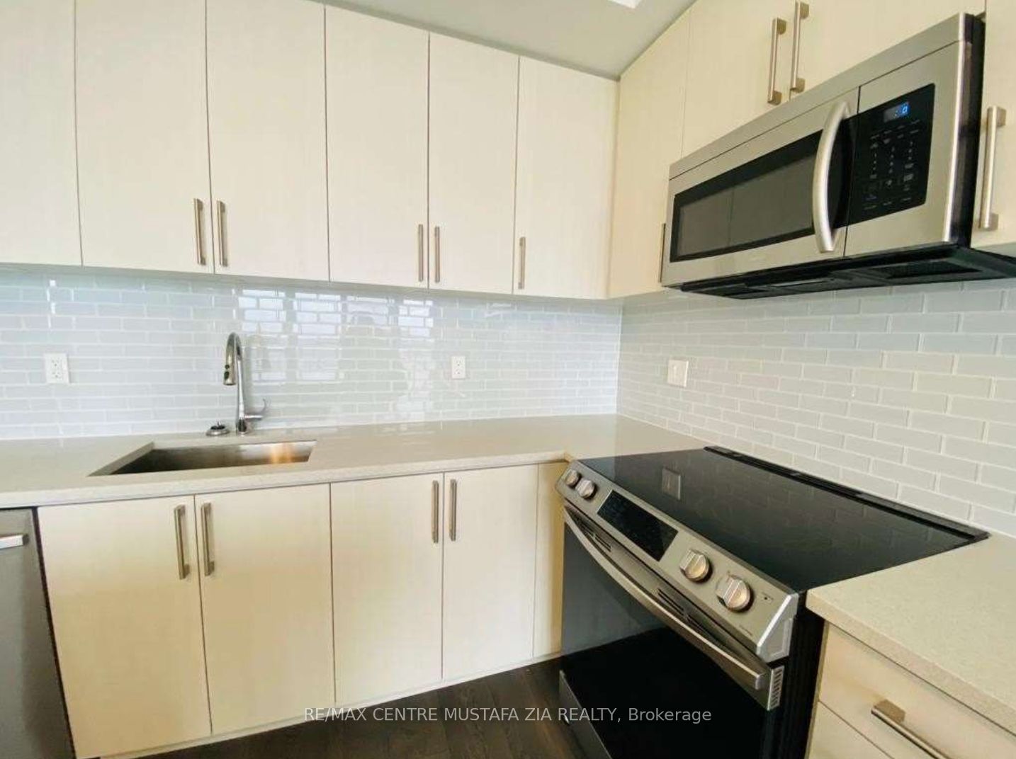 4699 Glen Erin Drive 1609