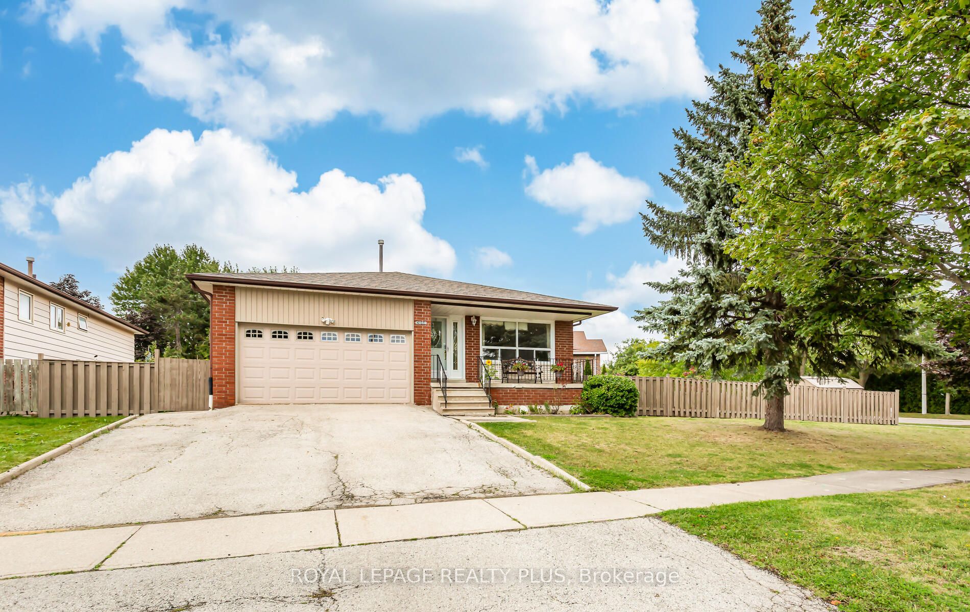 2844 Kingsberry Crescent Upper